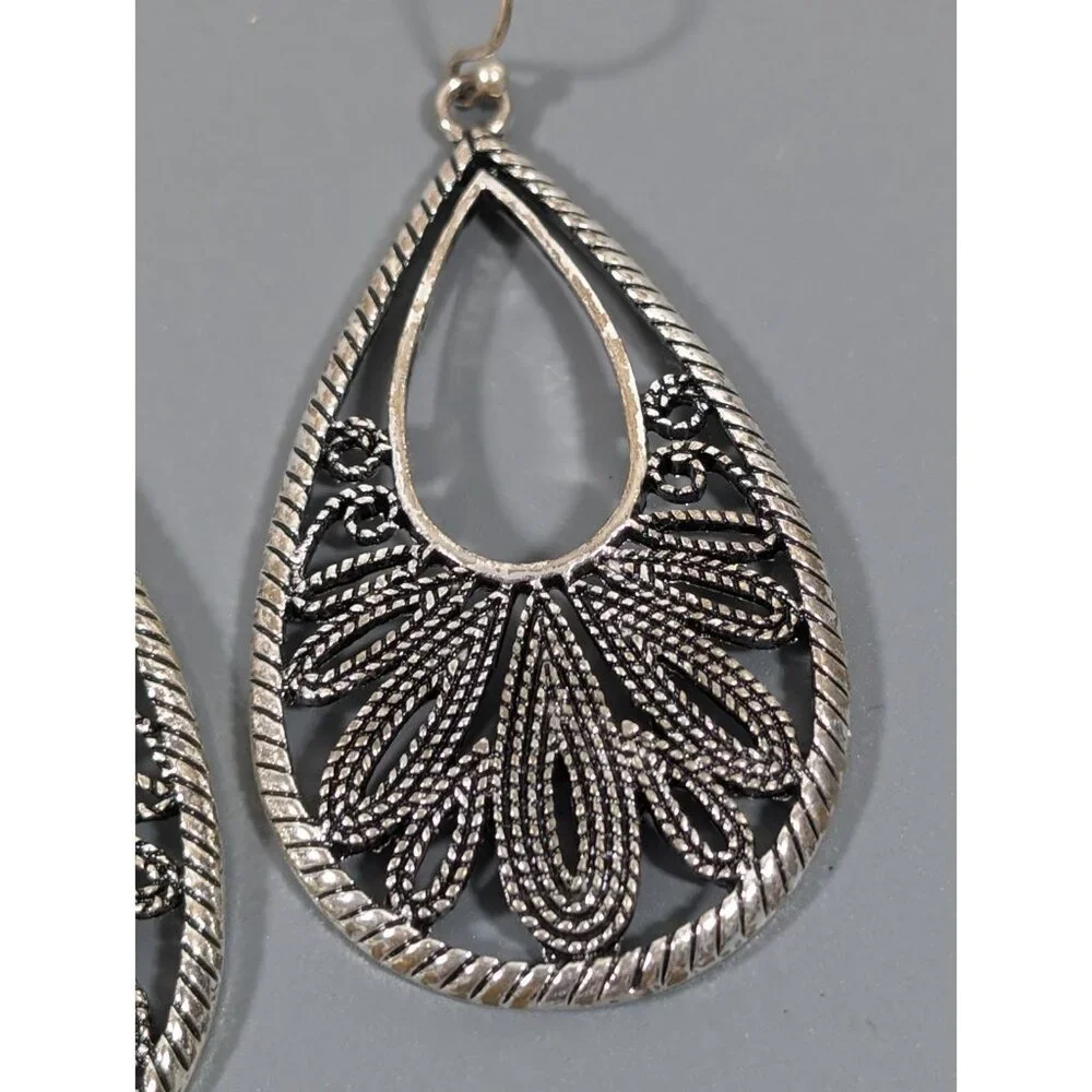 Premier Designs Boho Filigree Teardrop‎ Earrings Silver Tone Etched Cutout Drop